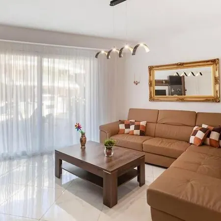 Modern 3 Bedroom In Swieqi,malta * Tal-Franciz