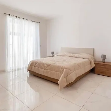 Lägenhet Modern 3 Bedroom In Swieqi,malta Tal-Franciz
